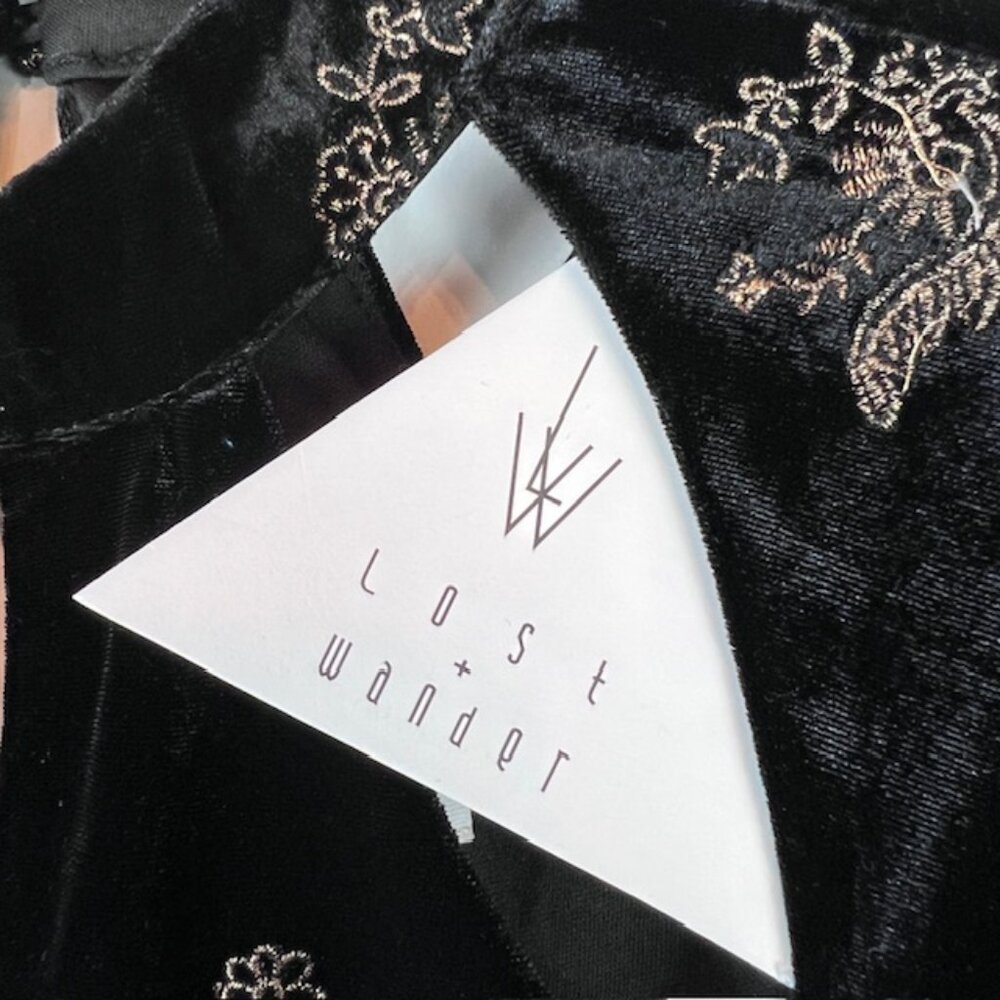 Lost + Wander Genevieve Black Velvet Embroidered Cutout Mini Romper Small NWT - Picture 8 of 12